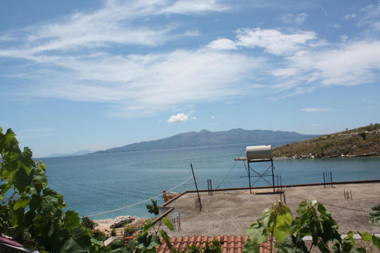 Guesthouse Benardo Sarande Exterior photo